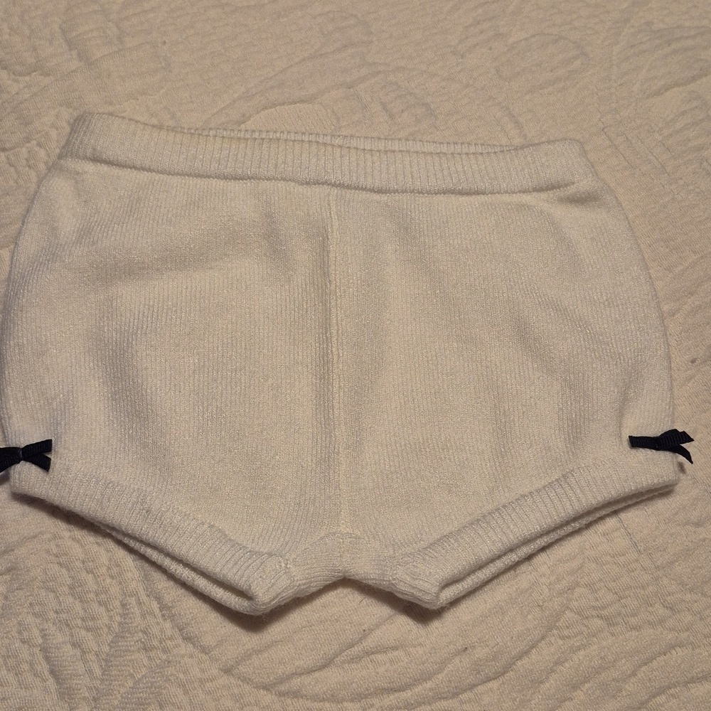 Janie and Jack girls size 0-3 months white knit shorts, blue bows EUC